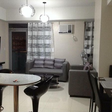 Cubao Manhattanheights Unit 11A Tower B, 2Br Manila Esterno foto