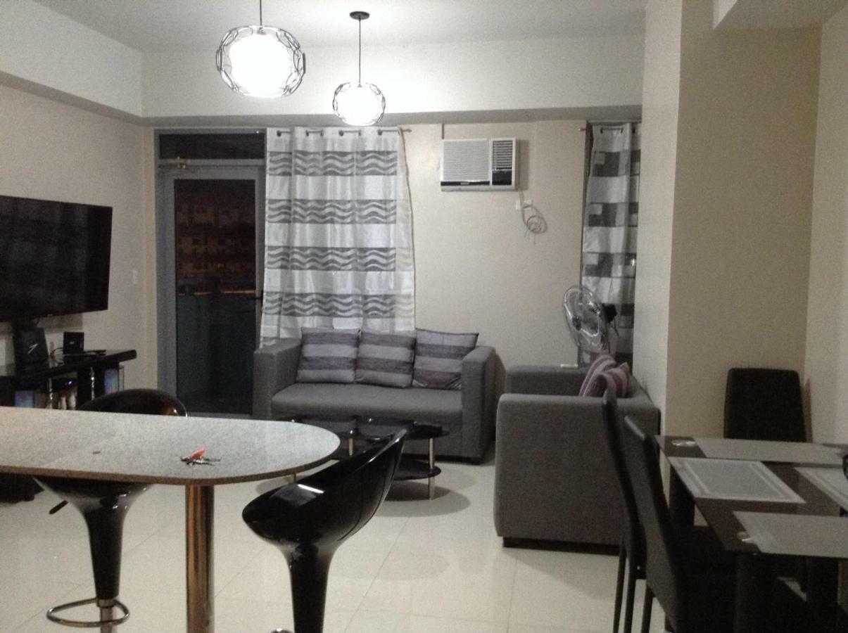 Cubao Manhattanheights Unit 11A Tower B, 2Br Manila Esterno foto