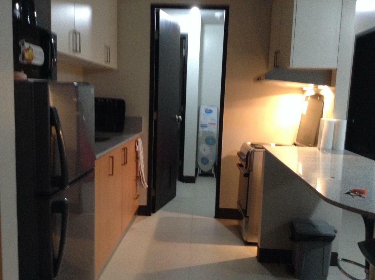Cubao Manhattanheights Unit 11A Tower B, 2Br Manila Esterno foto