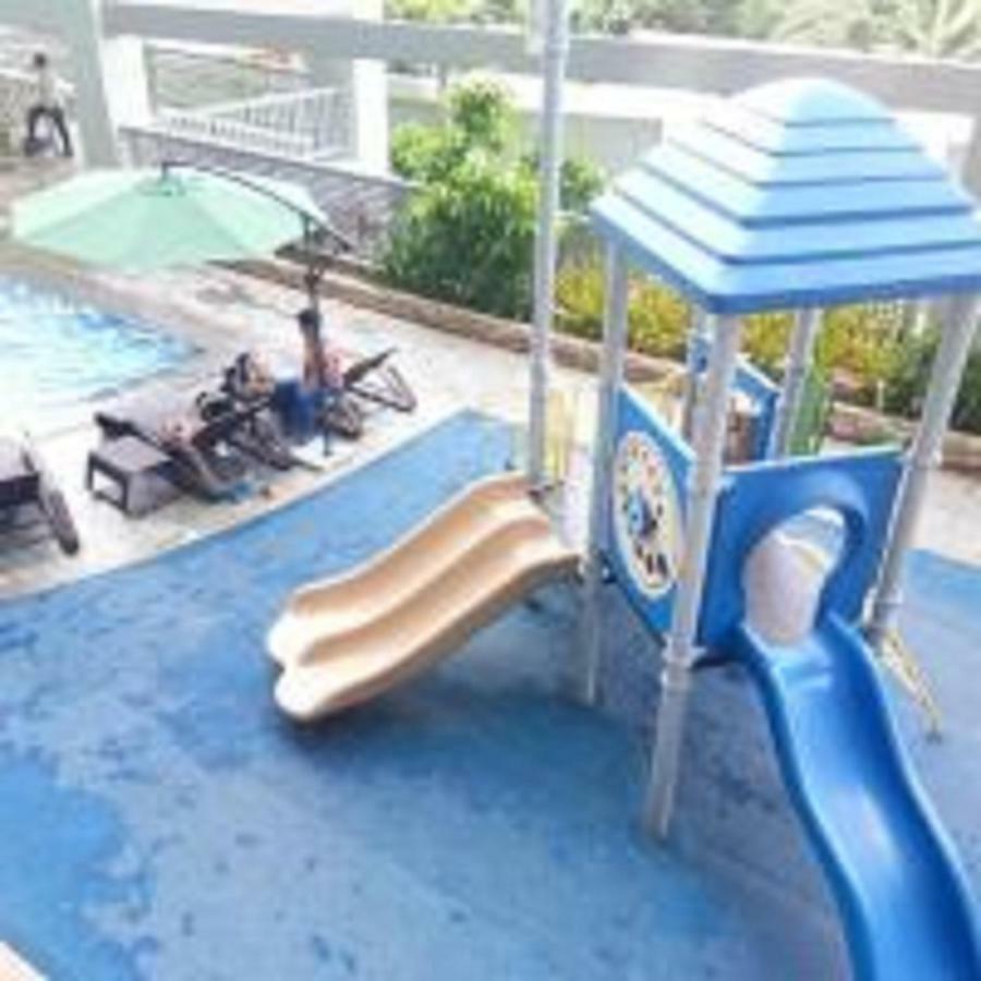 Cubao Manhattanheights Unit 11A Tower B, 2Br Manila Esterno foto