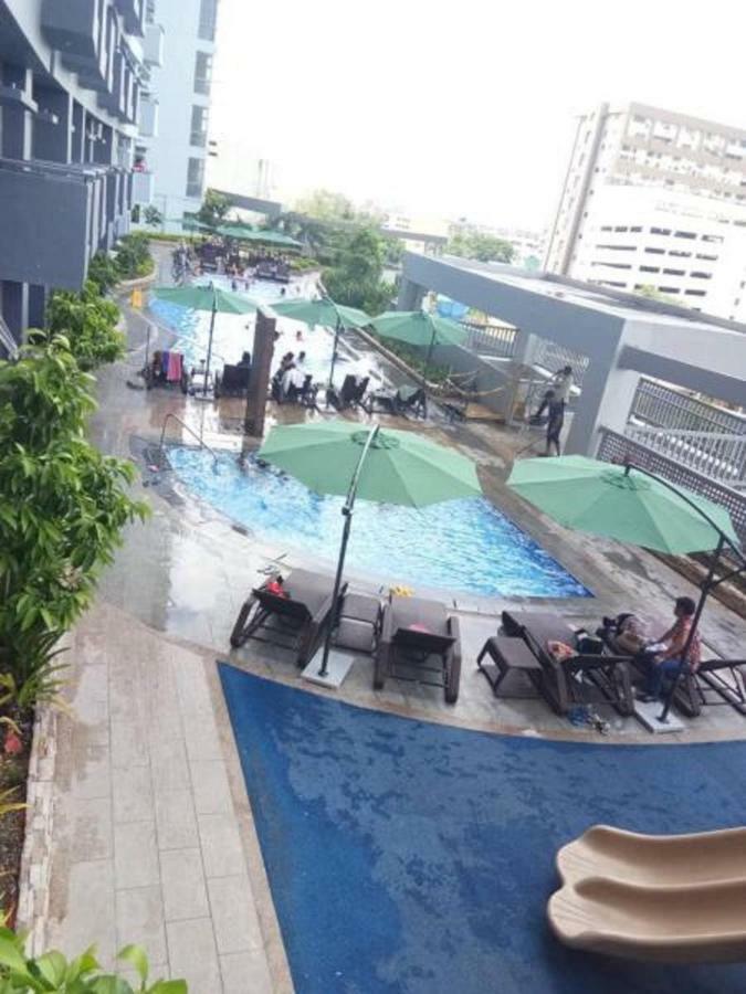 Cubao Manhattanheights Unit 11A Tower B, 2Br Manila Esterno foto