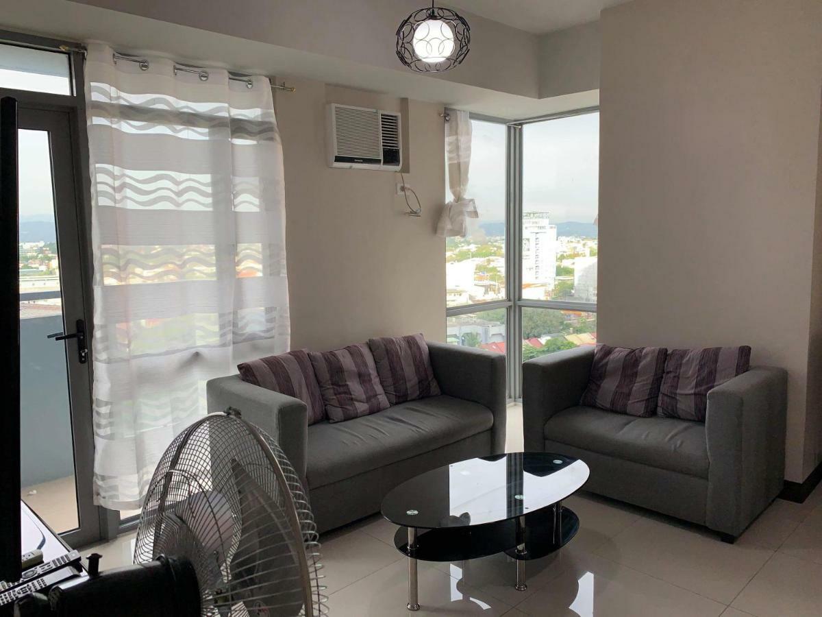 Cubao Manhattanheights Unit 11A Tower B, 2Br Manila Esterno foto