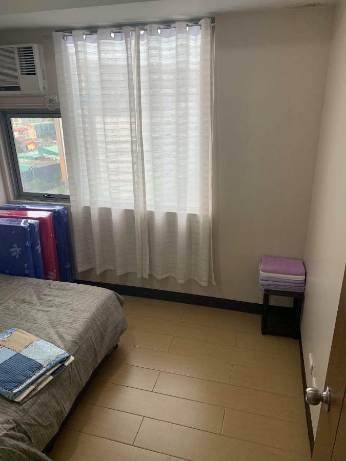 Cubao Manhattanheights Unit 11A Tower B, 2Br Manila Esterno foto