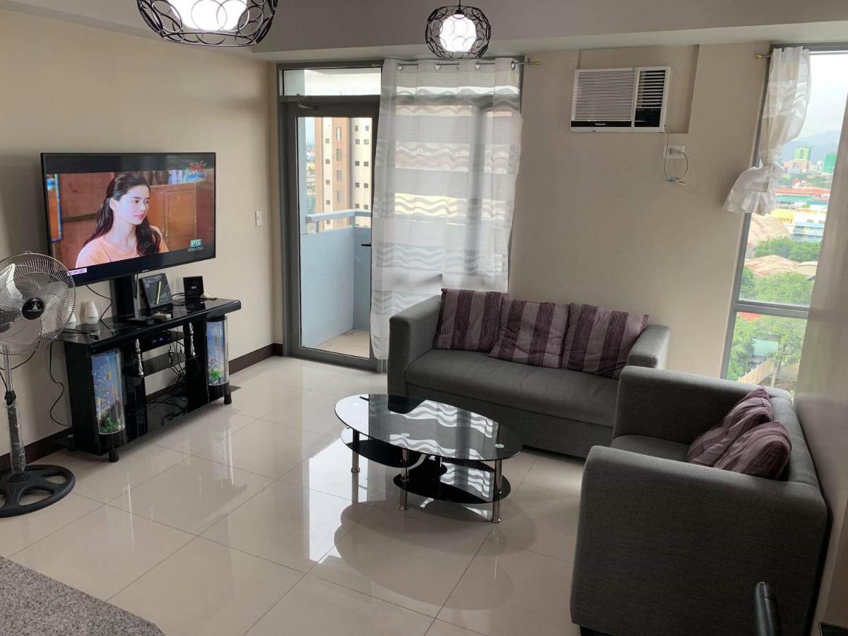 Cubao Manhattanheights Unit 11A Tower B, 2Br Manila Esterno foto